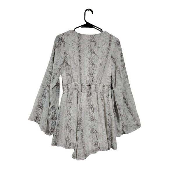 Altar'd State Women's Snakeskin Flowy Long-Sleeved Romper Jumper Size Sm… - Picture 2 of 12